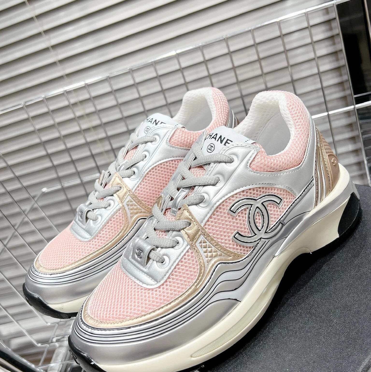 Chanel Shoes Original Disassembly Copy Spring and Summer Sneakers New Product
Full of Retro Feeling，Bold Description of Heel