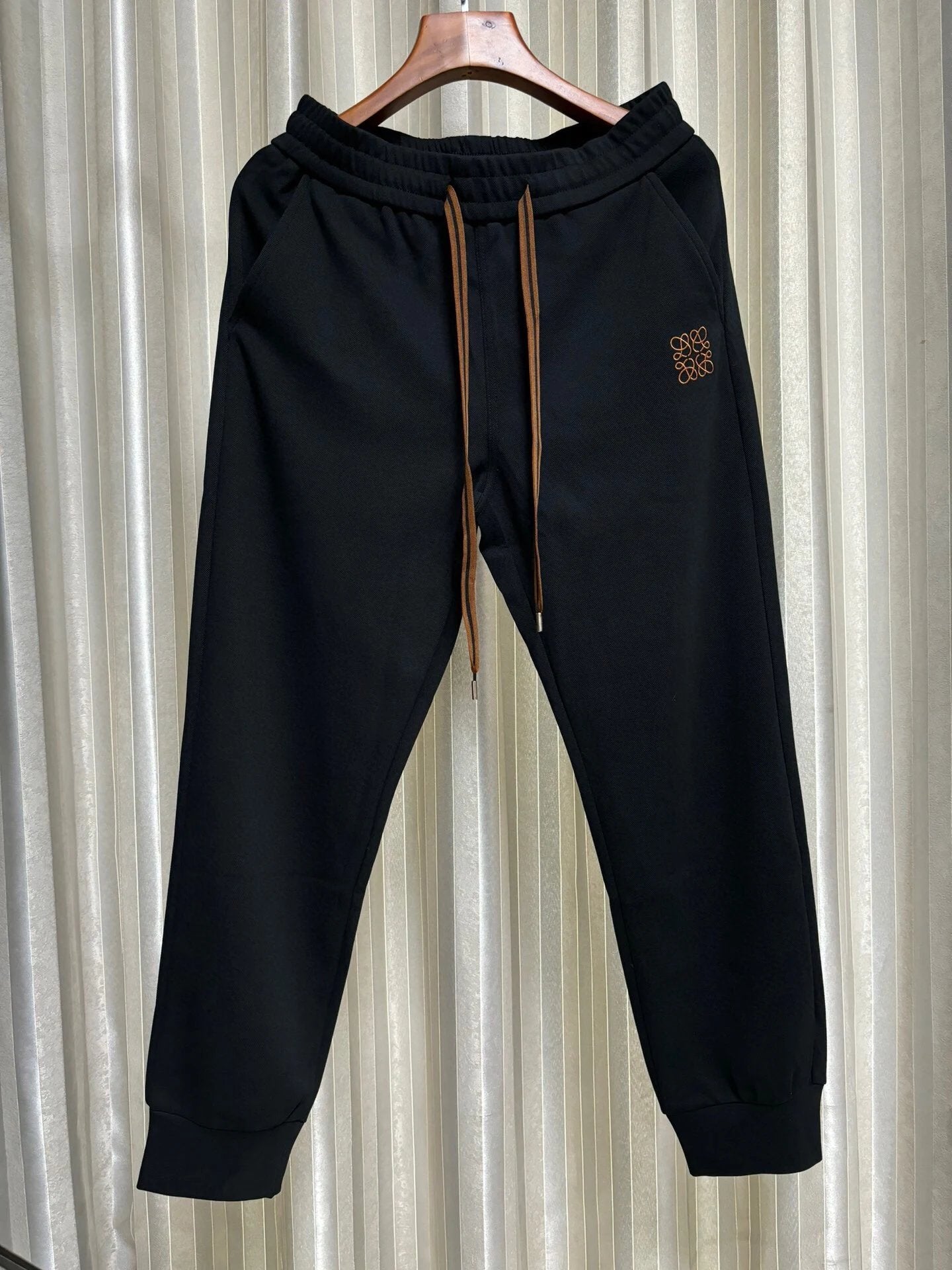 LOEWE Sweatpants Gold Embroidery logo Drawstring Jogger Sweatpants for Men and Women, Autumn and Winter Loose Fit, High Waist, Color Block, Plus Size, Casual Pants