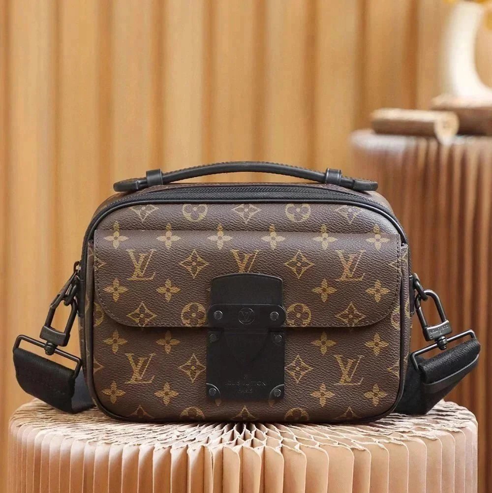 Louis Vuitton LV Men's Bag Top version Original Leather Upgraded All-Steel Hardware！M458062021New SLock Messenger Men's Bag Casual Messenger Bag Men's Bag Shoulder Bag Handbag Camera Bag Couple Men's and Women's Bags