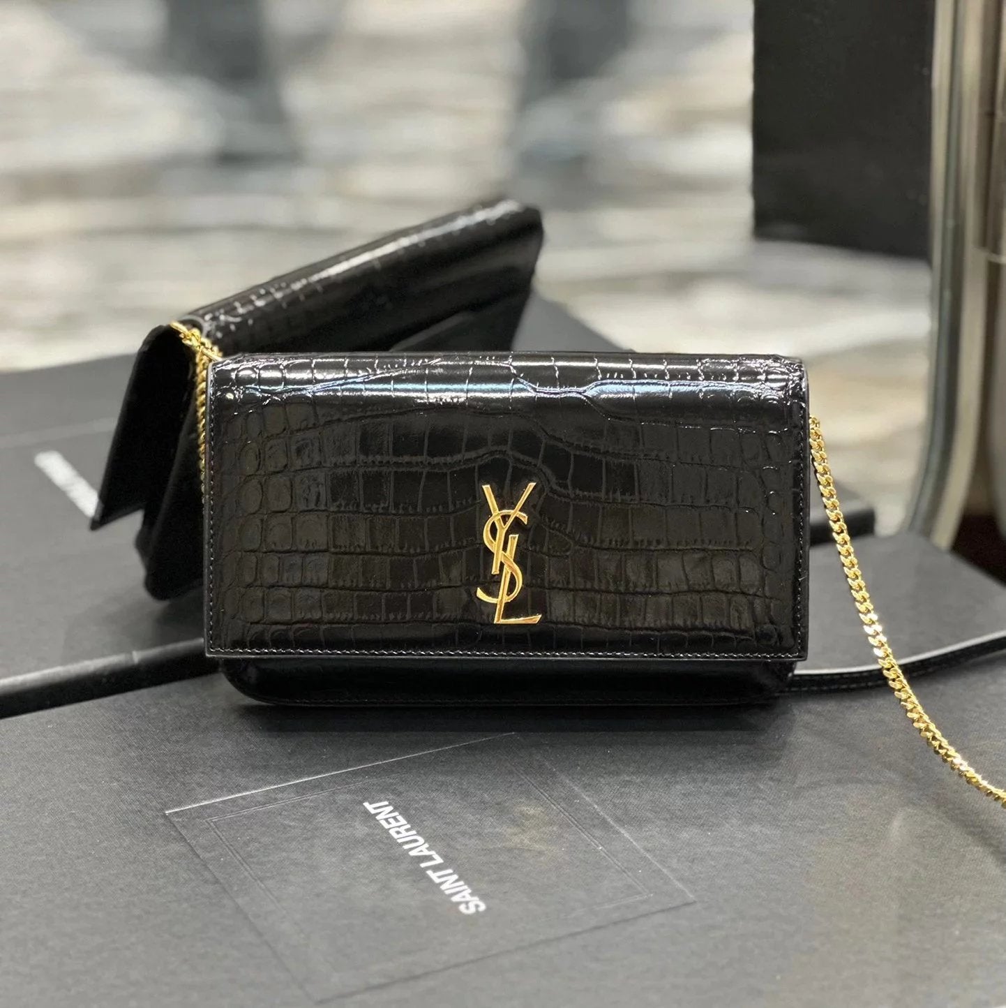 YSL Women's Bag Top version 【Original Version】24Early Spring New MONOGRAM Mobile Phone Bag Hand Rub Grain Crocodile Pattern Crossbody Bag Shoulder Bag Yang Shulin New PhoneHolder Mini Small Bag Fashion Small Messenger Bag Small Bag635095