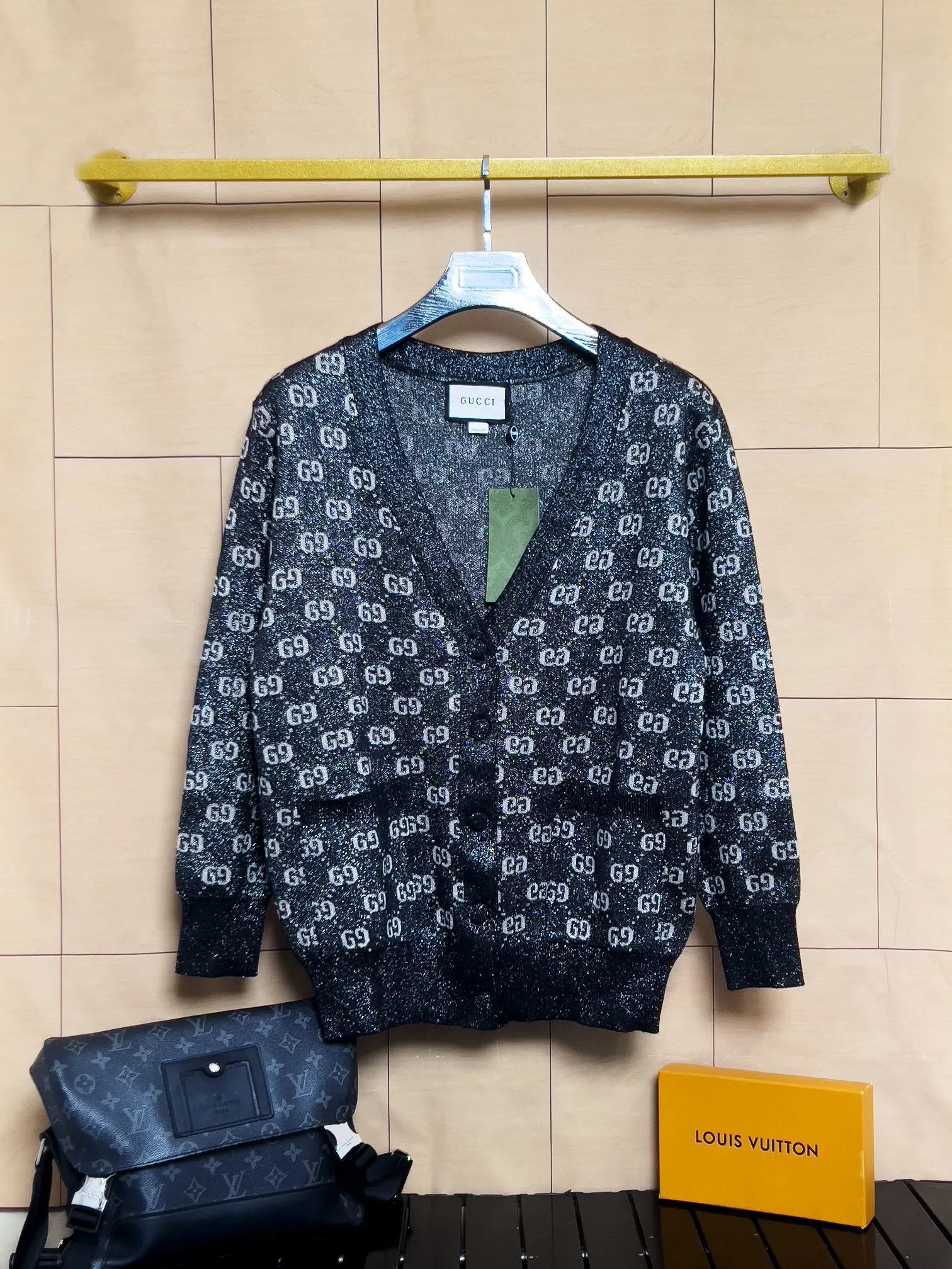 Gucci Sweater Imported Gold and Silver Thread Double-Sided Jacquard Coat Unisex Outerwear Long Sleeve Soft Lazy Style OS Loose Fit Thickened Versatile Casual Wear for Both Inner and Outer Layering