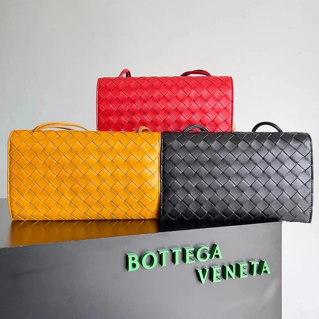 Bottega Veneta Women's Bag Top version 【Super Original Leather】Counter New Trio Large Mesh Bag, Dress Bag, Basketball Bag, Soccer Bag, Longer Bold Rope Bag, Ball Bag, Can Be Installed 10 Ball File Holder New Woven Underarm Bag Woven Bag Women's Bag Clutch