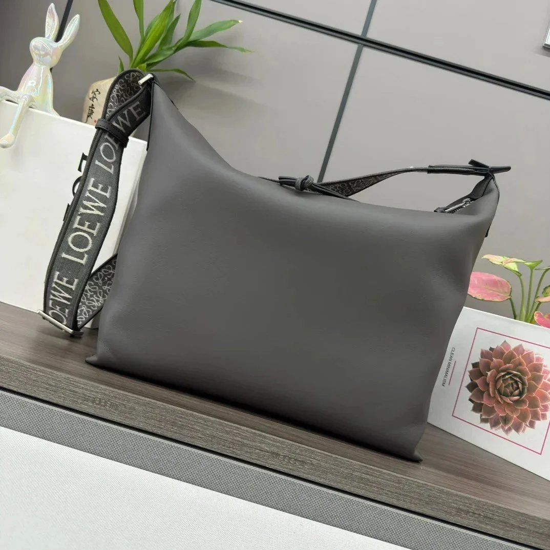 LOEWE Backpack Top version 【Premium Version Original Leather】2022New Men's Bag Soft Smooth Cow Leather and Figured Cloth Cubi Handbag Men's Lunch Box Bag Crossbody Bag Shoulder Bag Messenger Bag Can Be Put13Inch Computer Bag Large Capacity Travel Bag LOEW