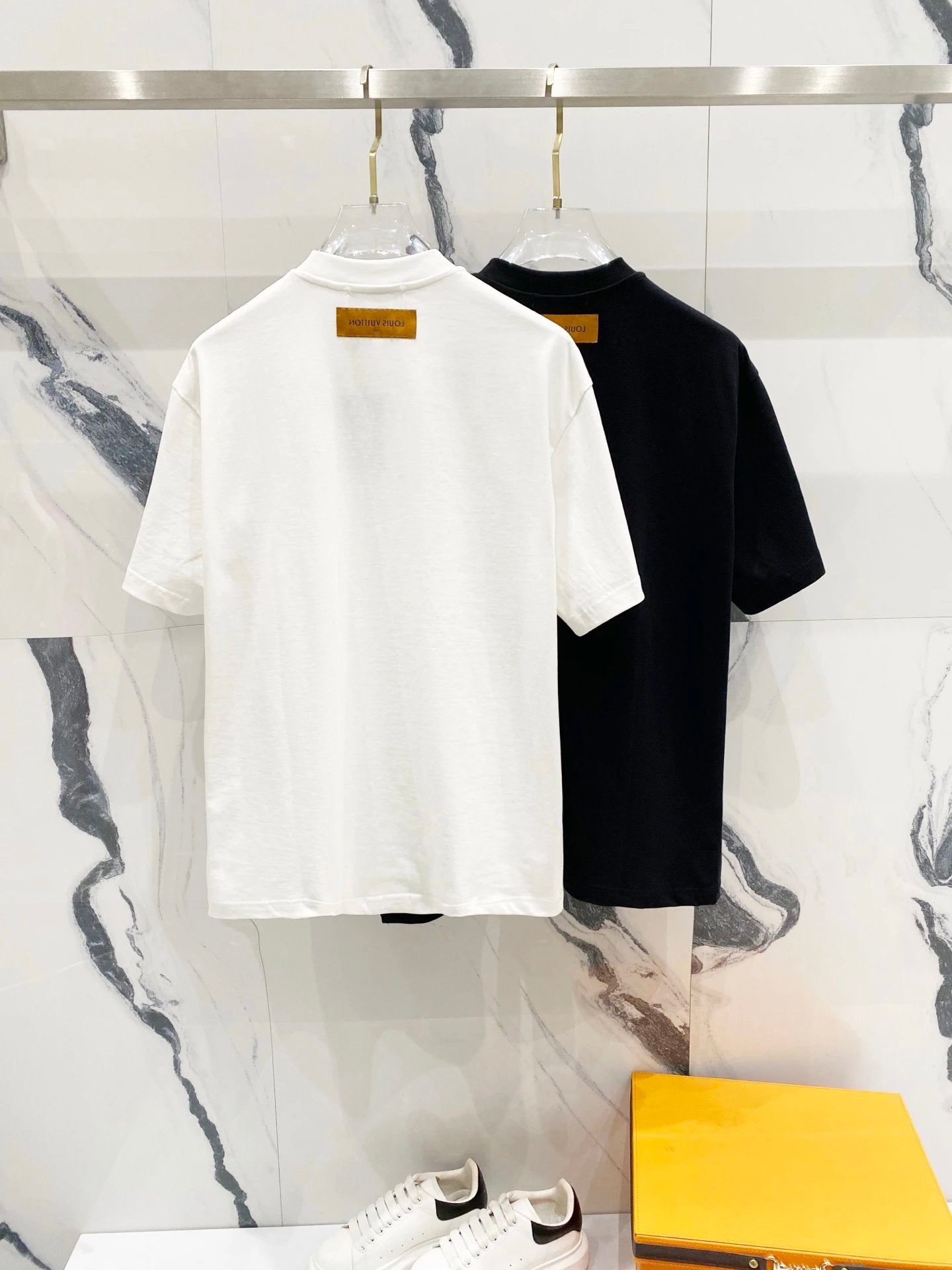 Louis Vuitton LV T-shirt 3D Chest Lettering and1854Logo Embroidery logo round Neck Short Sleeve25ss New pure cotton T Unisex T-Shirt OS Drop Shoulder Loose Fit Base Shirt Top T-Shirt Short Sleeve