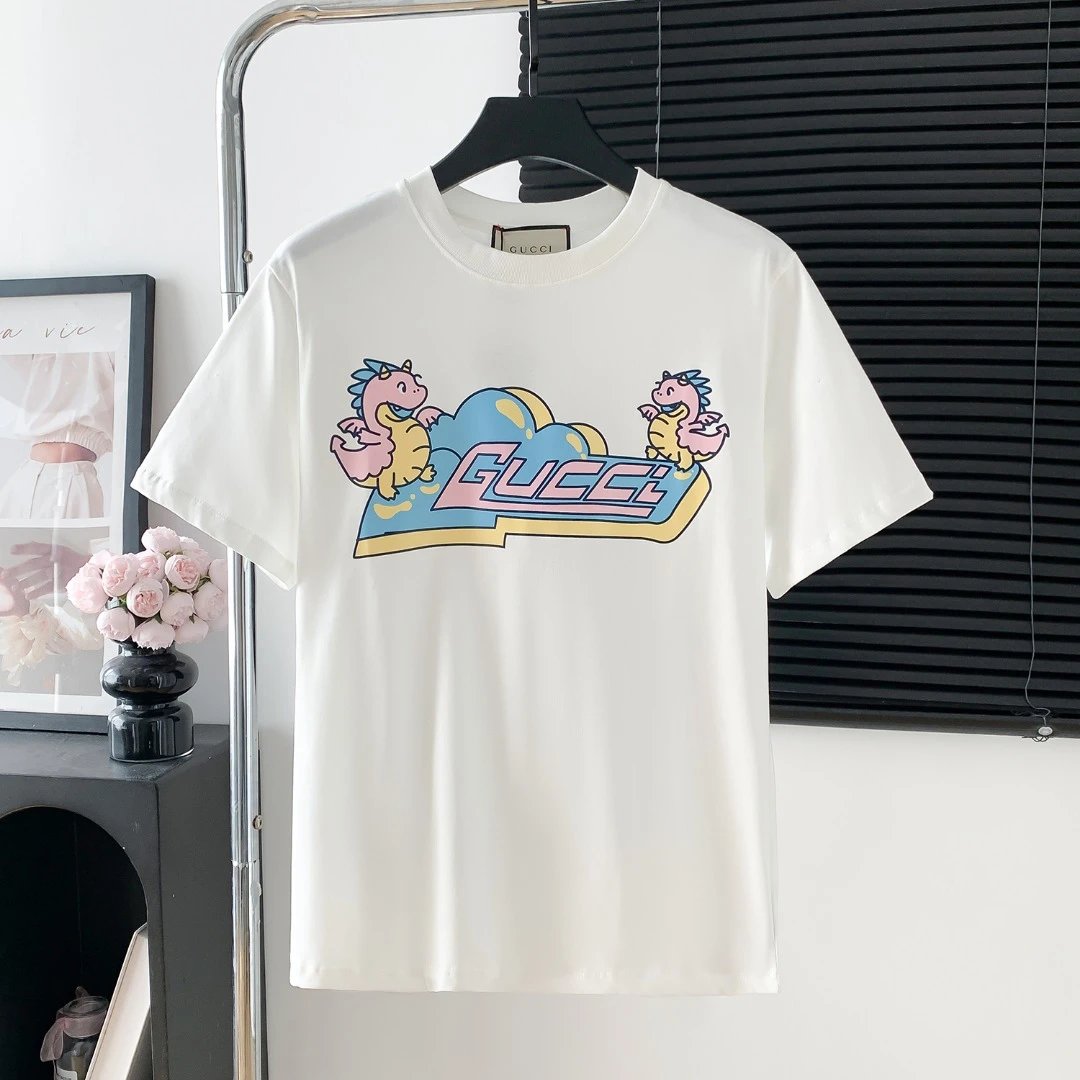Gucci T-shirt Charmander Print on the Chest logo round Neck Short Sleeve25ss New Pure Cotton Unisex Style T Casual T-Shirt Base Layer Shirt OS Loose Fit Half Sleeve Top Plus Size