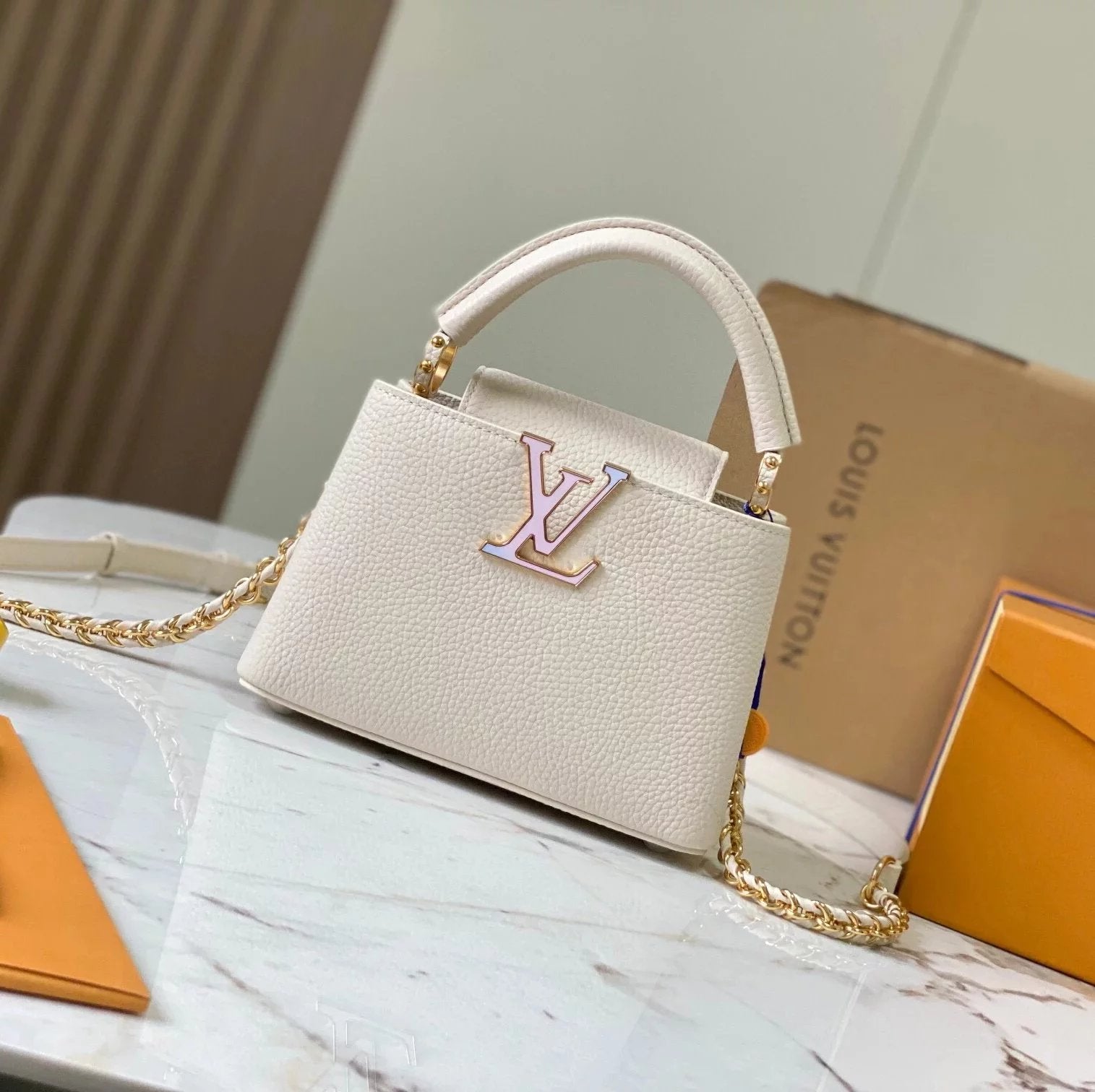 Louis Vuitton LV Women's Bag Top version 【Real Original Version Hardware】M23330M23331M23332Mini Black Corolla CapucinesFlowerCrown Handbag Is Full Grain Taurillon Leather Embellishment Monog Leather Bag mini Handbag