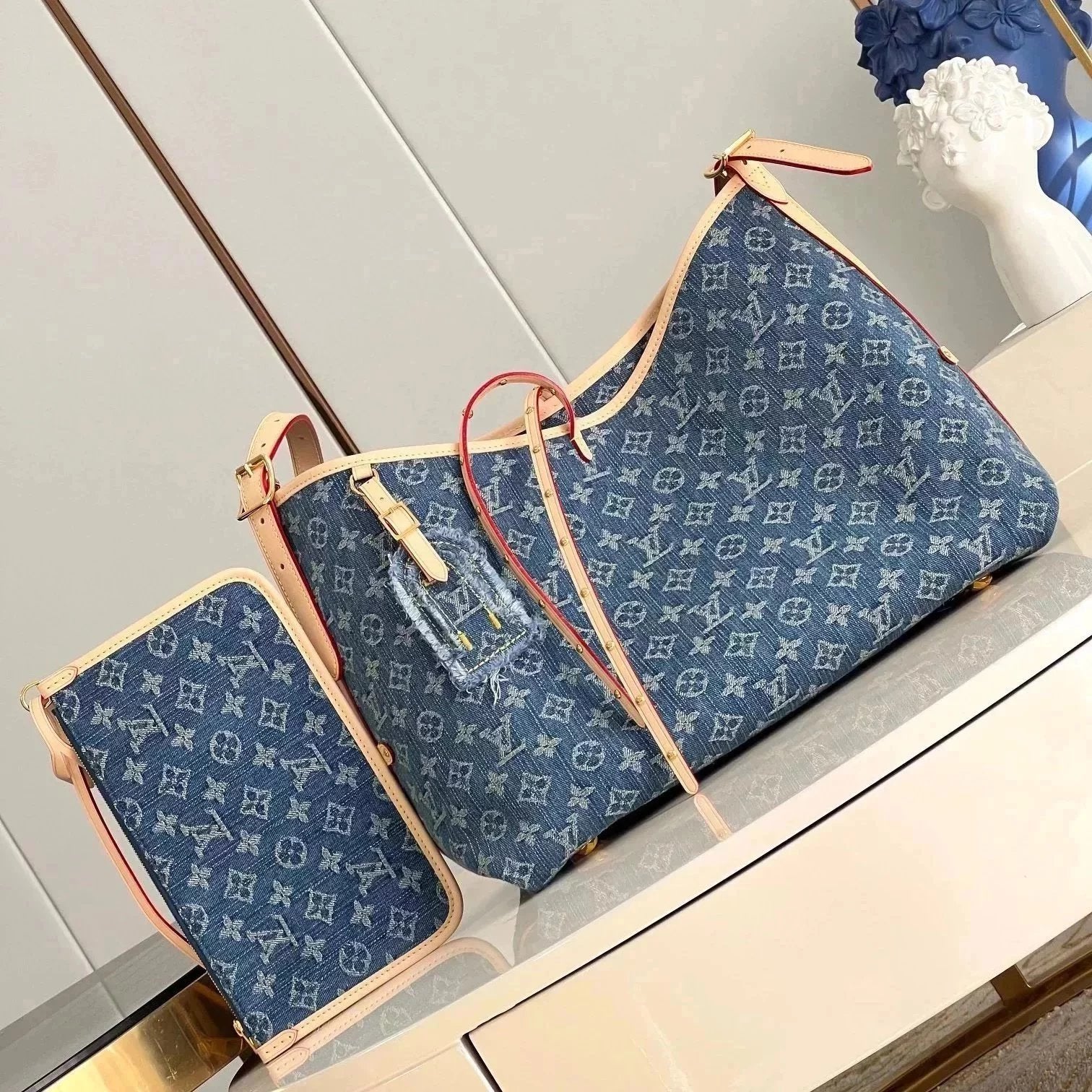 Louis Vuitton LV Women's Bag 2024Popular Retro Denim Denim Series Women's Bag Collection Onthego Tote Bag Shopping Bag Mummy Bag Shoulder Crossbody Bag HighRise Waist Bag Venice Backpack Backpack Schoolbag HillsPochette Underarm Bag Hand-Carrying Bag Carr