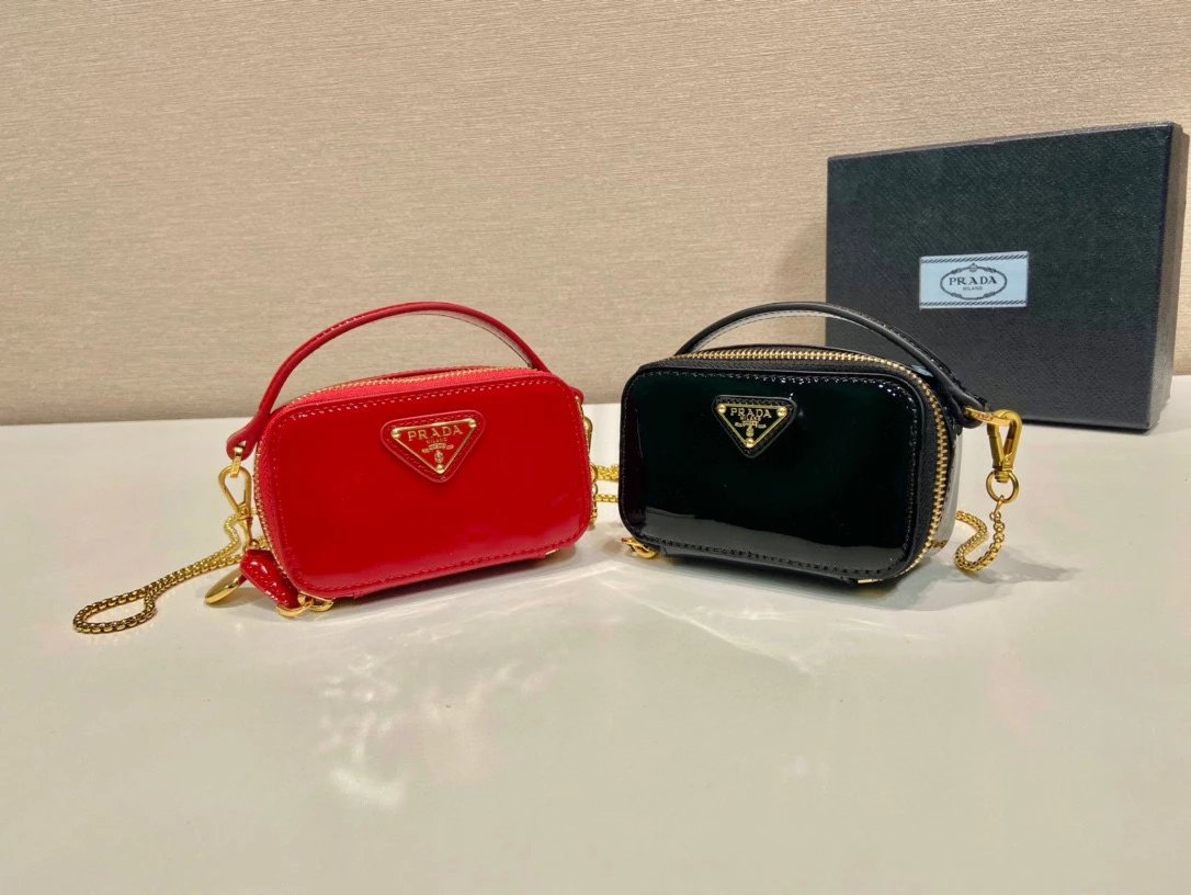 PRADA Bag Top version Version Latest Mini Patent Leather Small Messenger Bag Small Bucket Chain Bag Crossbody Bag Shoulder Bag Underarm Bag Handbag Women's Bag1NR025