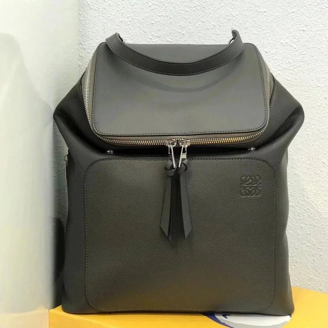 LOEWE Backpack Top version 【Premium Version Original Leather】Backpack Huang Zitao Same Style Goyabackpack Series LOEWE New Schoolbag Backpack Men's and Women's Casual Travel Backpack Color Matching Calfskin Material Goya Backpack