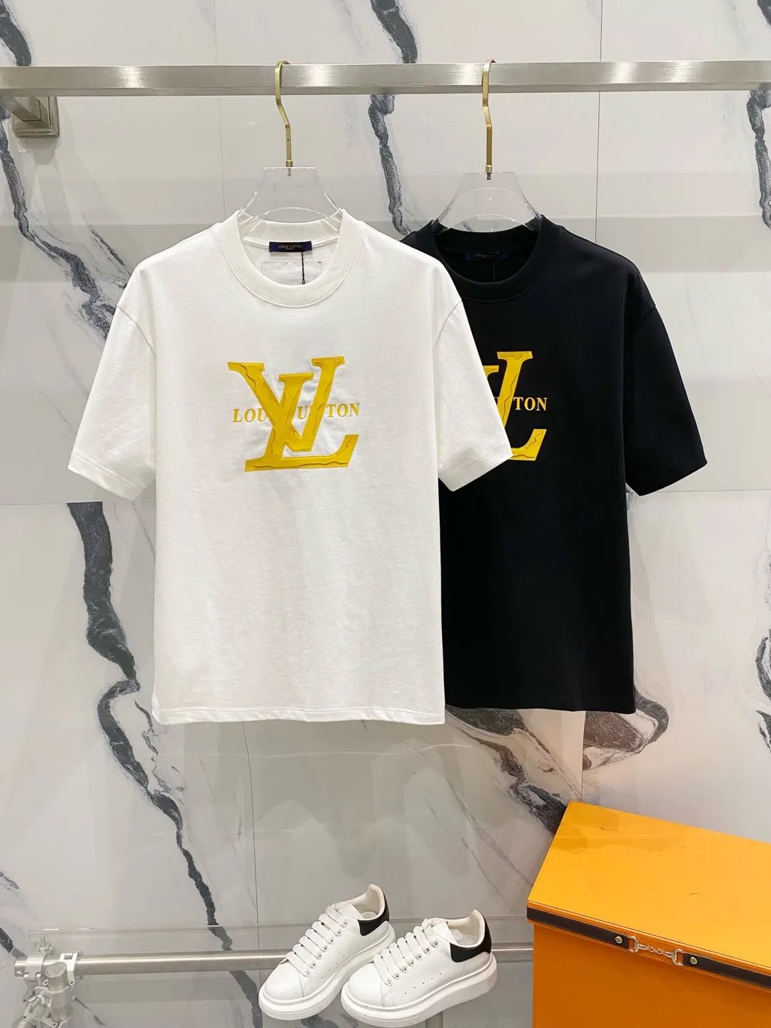 Louis Vuitton LV T-shirt Yellow Cracked 3D Silicone Brand Letters LOGO Logo Crew Neck Short Sleeve25ss New pure cotton T Unisex T-Shirt OS Loose Fit Base Shirt Top Half Sleeve T-Shirt