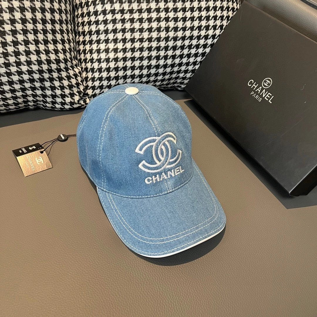 Chanel Hat With Box Cloth Bag，New Original Baseball Cap，Denim Pairs C Embroidery,Counter1:1Mold Opening Customization，Original Denim Fabric+First Layer Cowhide，Lightweight and Breathable！Excellent Quality，Basic Head Circumference56，Patch Adjustable。