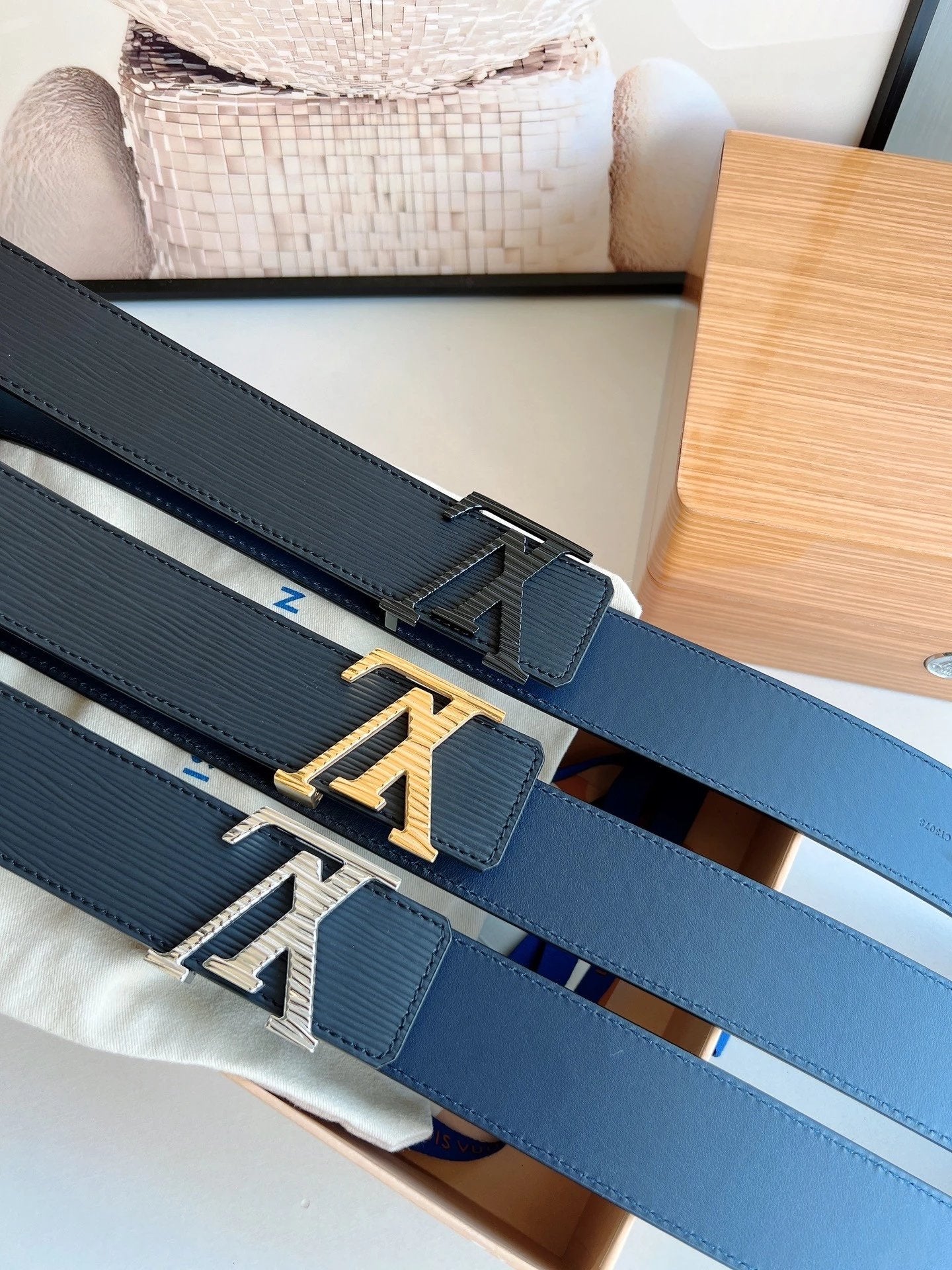 Louis Vuitton LV Belt Top version 【Counter Quality】The Most New Belt4.0cm Men's Belt Metal Buckle Men's Leather Belt with Classic Presbyopic Checkered Belt with Genuine Goods Packaging No Problem in and out of the Counter Versatile Casual Fashion Formal W