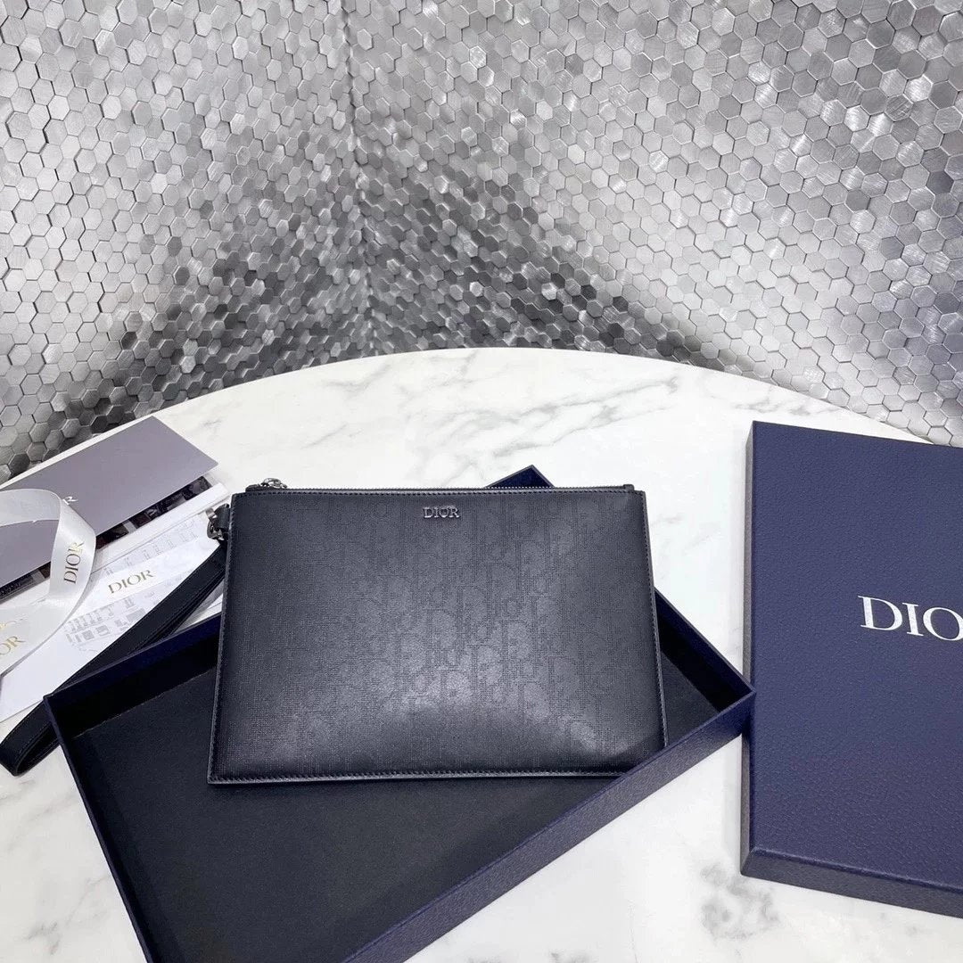 Dior Men's Bag Top version 【Imported Fabric】Surrogate Shopping Level Latest oblique Presbyopic Blue and Black Diamond Black and Gray Dijia A5Men's Clutch Hollow Leather Craft Men's Bag Large Capacity Handbag Dio Embroidered Grain Gray