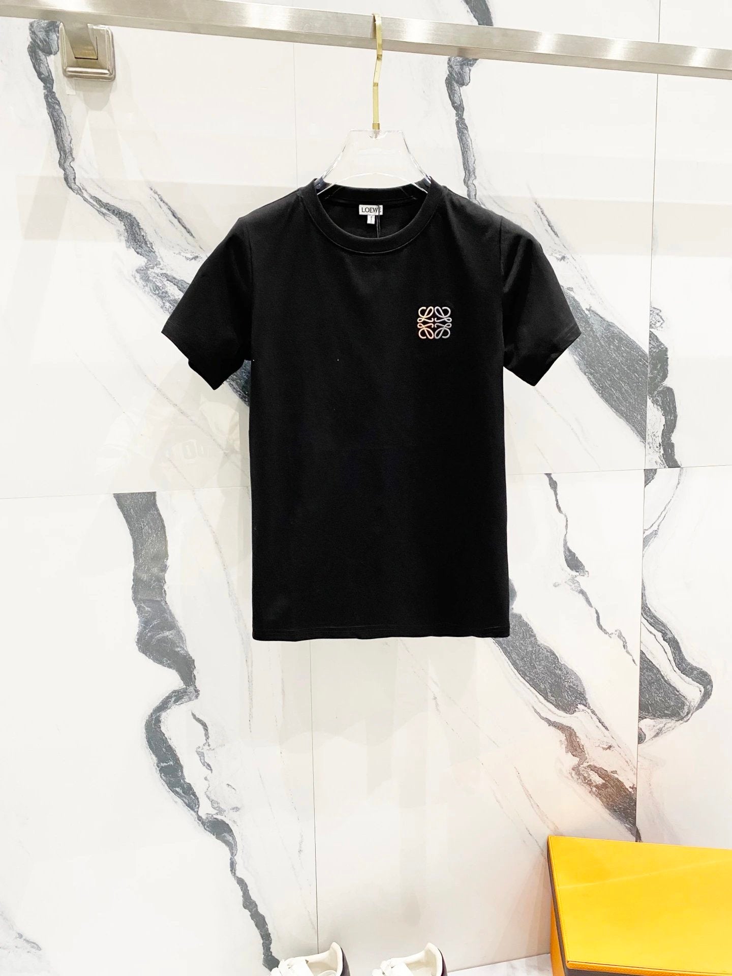LOEWE T-shirt Simple Color Matching Small Icon Embroidery on Chest logo round Neck Short Sleeve25ss New Pure Cotton Women's Style T T-shirt OS Loose Fit Base Shirt Top Half Sleeve T-Shirt