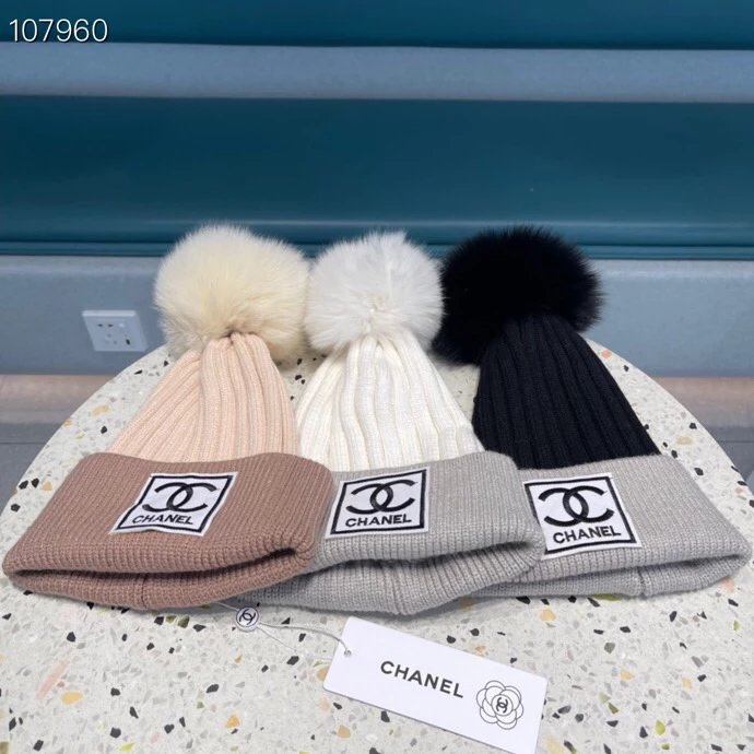 Chanel Hat Early Autumn Leather Tag Knitted Woolen Cap，Super Soft and Comfortable Knitted Hat，Excellent Elasticity！Fashion Street Wind，Black and White Fashion All-Match Color！