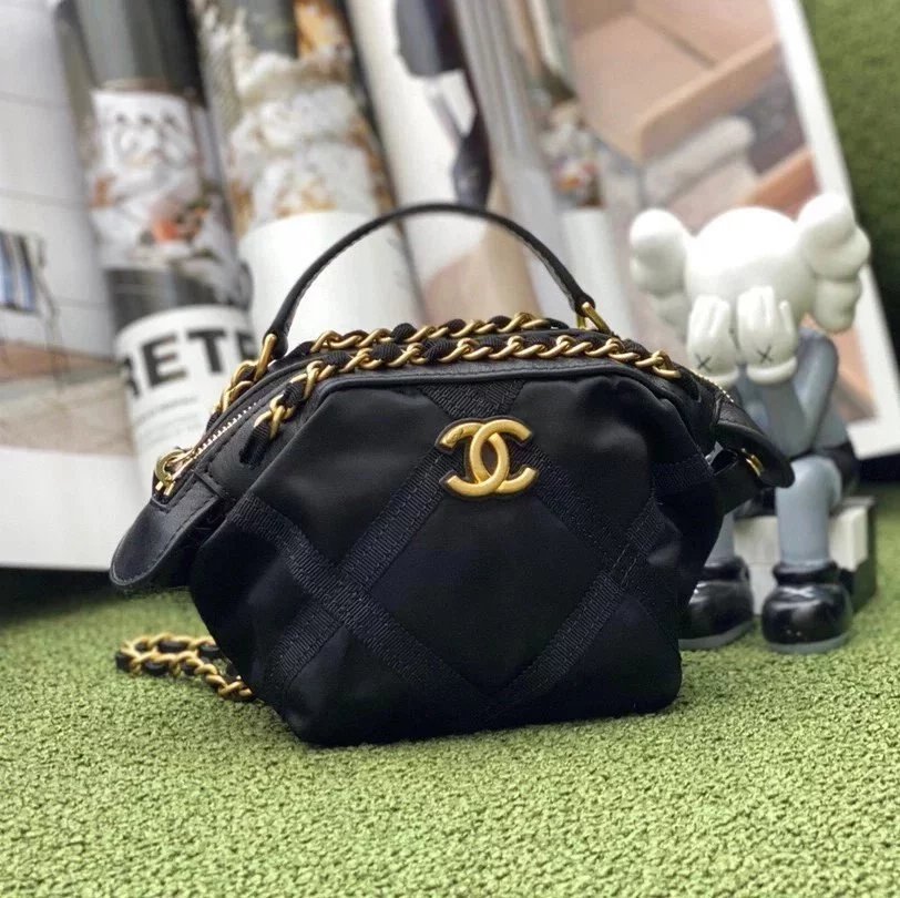 Chanel Women's Bag Top version 【Original Leather】2022New2022Spring and Summer New Nylon Pouch Is Also Called“Small lunch box”Lunch Box Bag Cosmetic Bag Dinner Bag Chain Bag Crossbody Bag