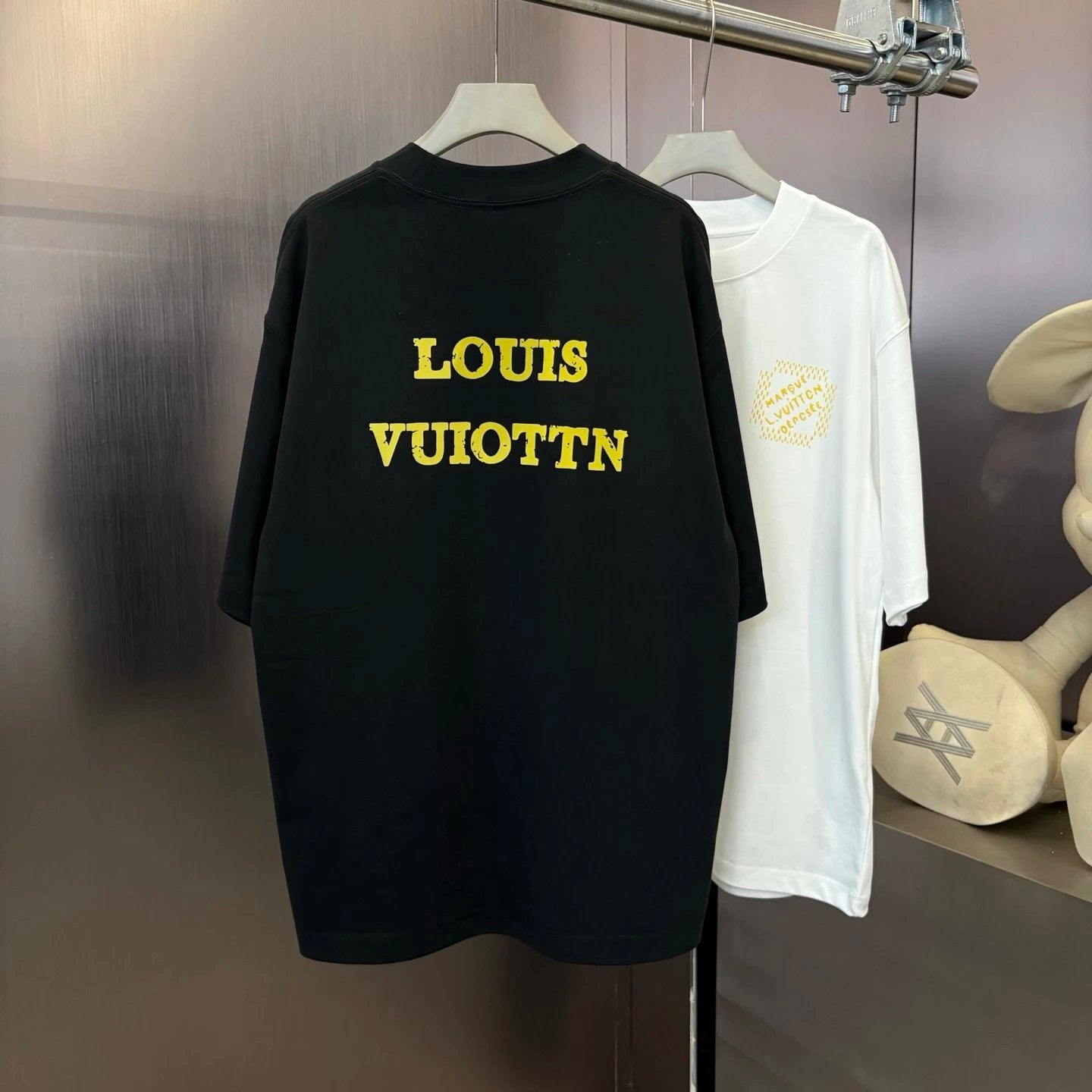 Louis Vuitton LV T-shirt Backside Letter Print logo round Neck Short Sleeve25ss New Pure Cotton Unisex Style T T-shirt OS Loose Fit Base Shirt Half Sleeve T-Shirt Top Half Sleeve