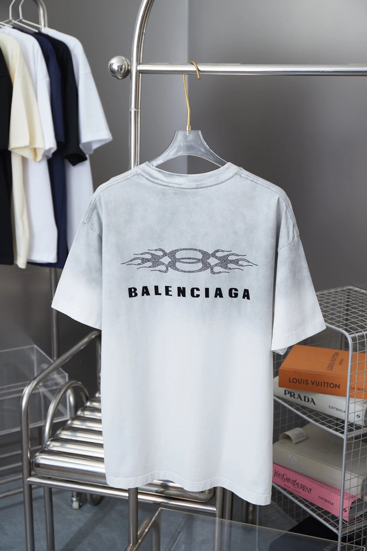 Balenciaga T-shirt 25SS Early Spring New Flame Rhinestone Round Neck Short Sleeve Pure Cotton Unisex T T-shirt OS Loose Fit Base Shirt Summer Casual Simple T-Shirt