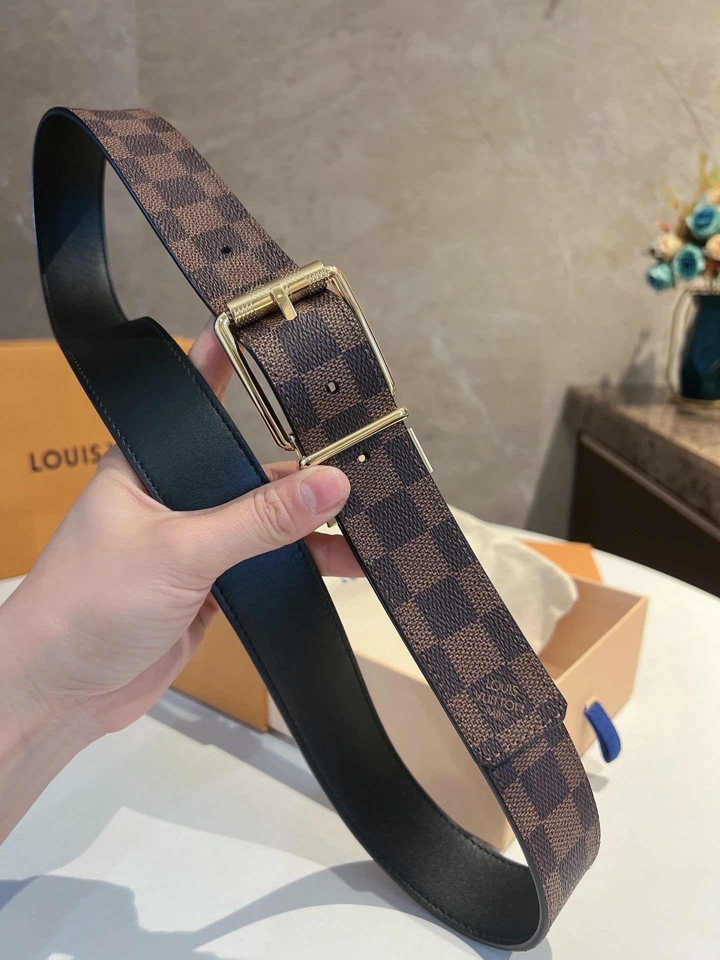 Louis Vuitton LV Belt Top version The Most New Belt4.0cm Men's Belt Metal Buckle Men's Leather Belt with Classic Presbyopic Checkered Belt with Genuine Goods Packaging