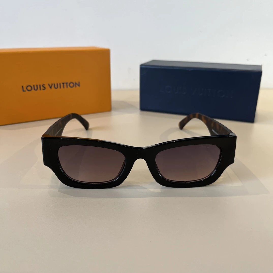 Louis Vuitton LV Sunglasses Four-Leaf Flower Gold Label Temple Sunglasses Slimming No Degree Unisex Couple Style UV Protection Driving Beach Fishing25ss New Sports Casual Versatile