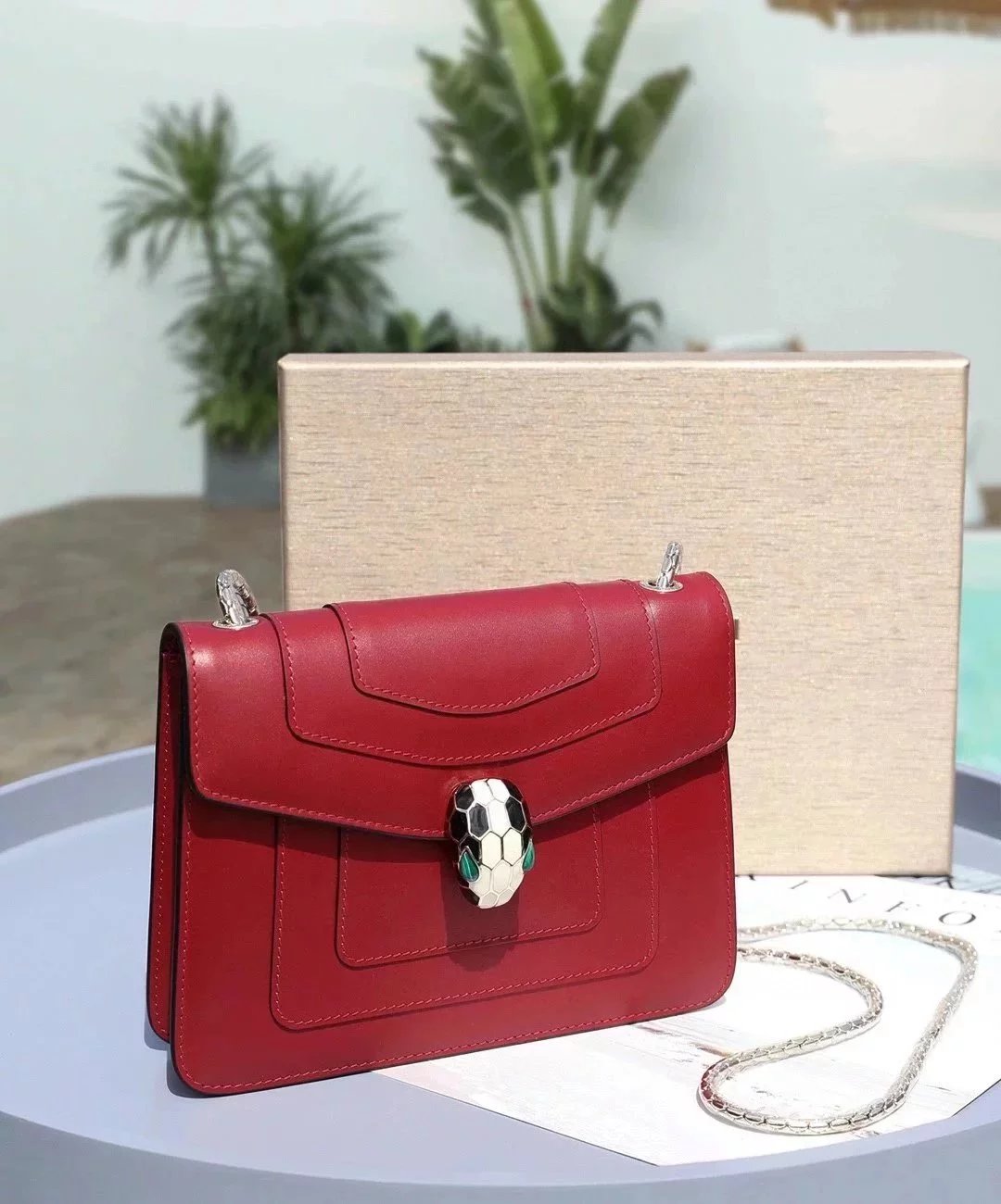 BVLGARI Bag Top version SerpentiForever Classic Red Daisy Yellow Cowhide Bag Decorated with a Snake's Head File Holder Chain Bag Portable Shoulder Messenger Bag Women's Bag