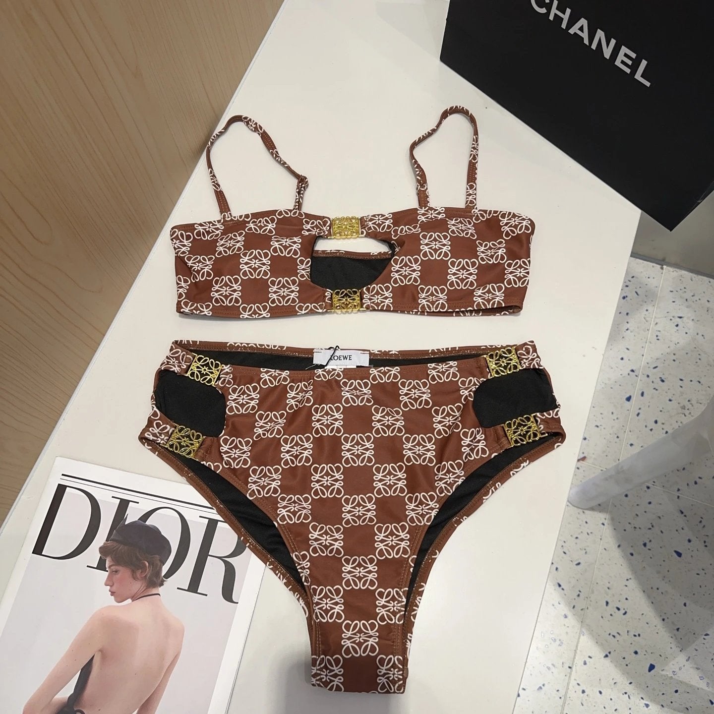 LOEWE Swimsuit Checkerboard Two-Piece Bikini Swimsuit Sexy Small Chest Gathered Beach Pool Vacation Hot Spring Backless White Women's Swimwear
