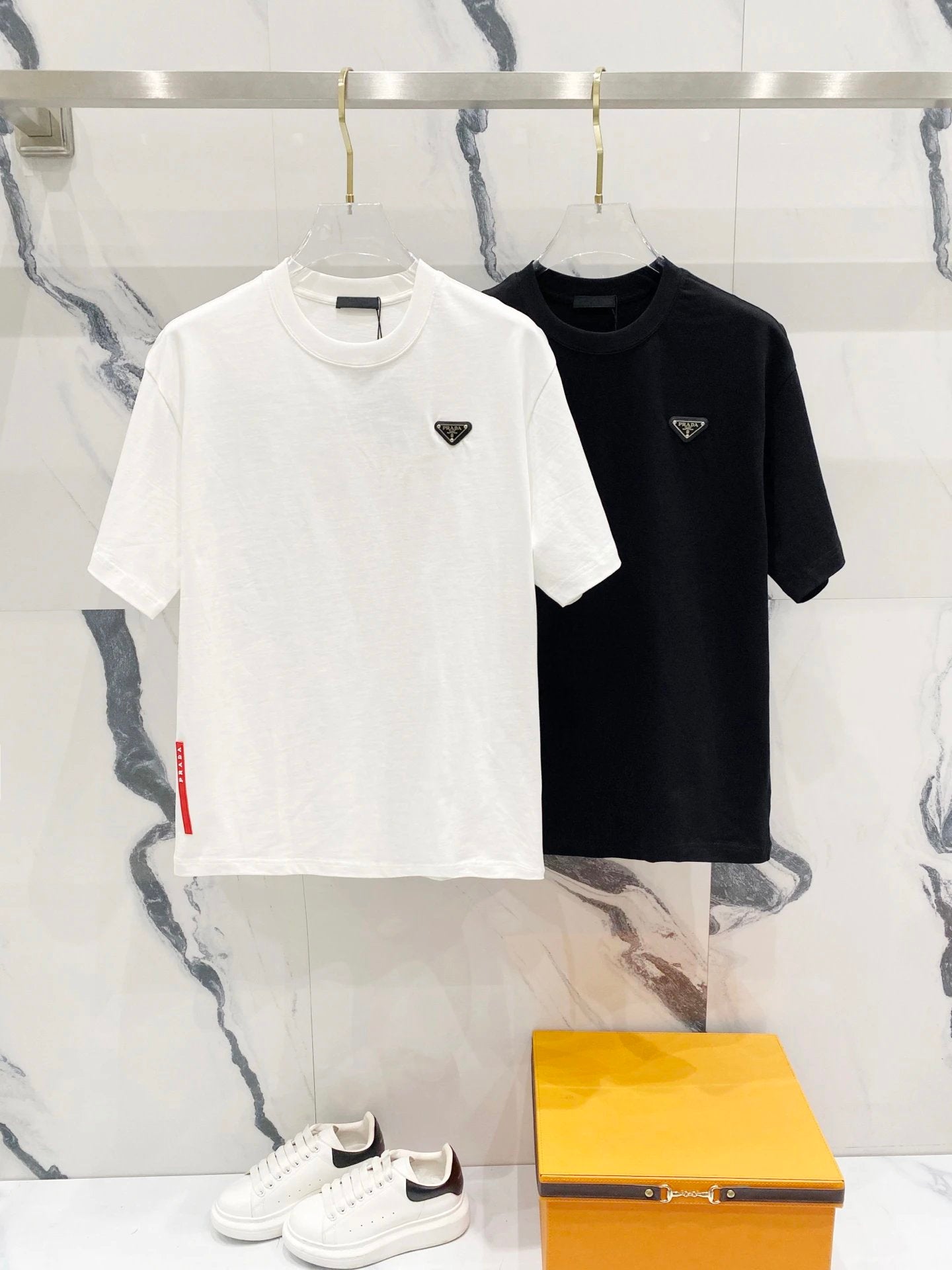 PRADA T-shirt Chest Triangle Mark Badge logo round Neck Short Sleeve25ss New Pure Cotton Unisex Style T T-shirt OS Loose Fit Base Shirt Top Half Sleeve T-Shirt