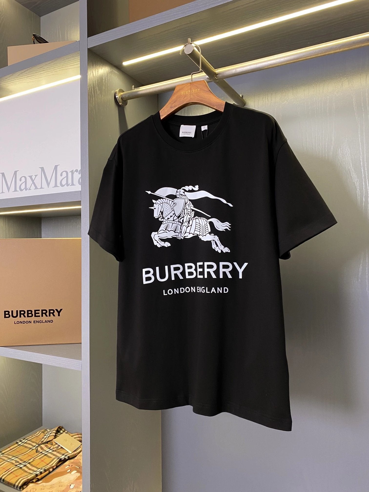 Burberry T-shirt Classic Knight Print on the Chest logo round Neck Short Sleeve25ss New pure cotton T Unisex T-Shirt OS Loose Fit Base Shirt Top Half Sleeve T-Shirt