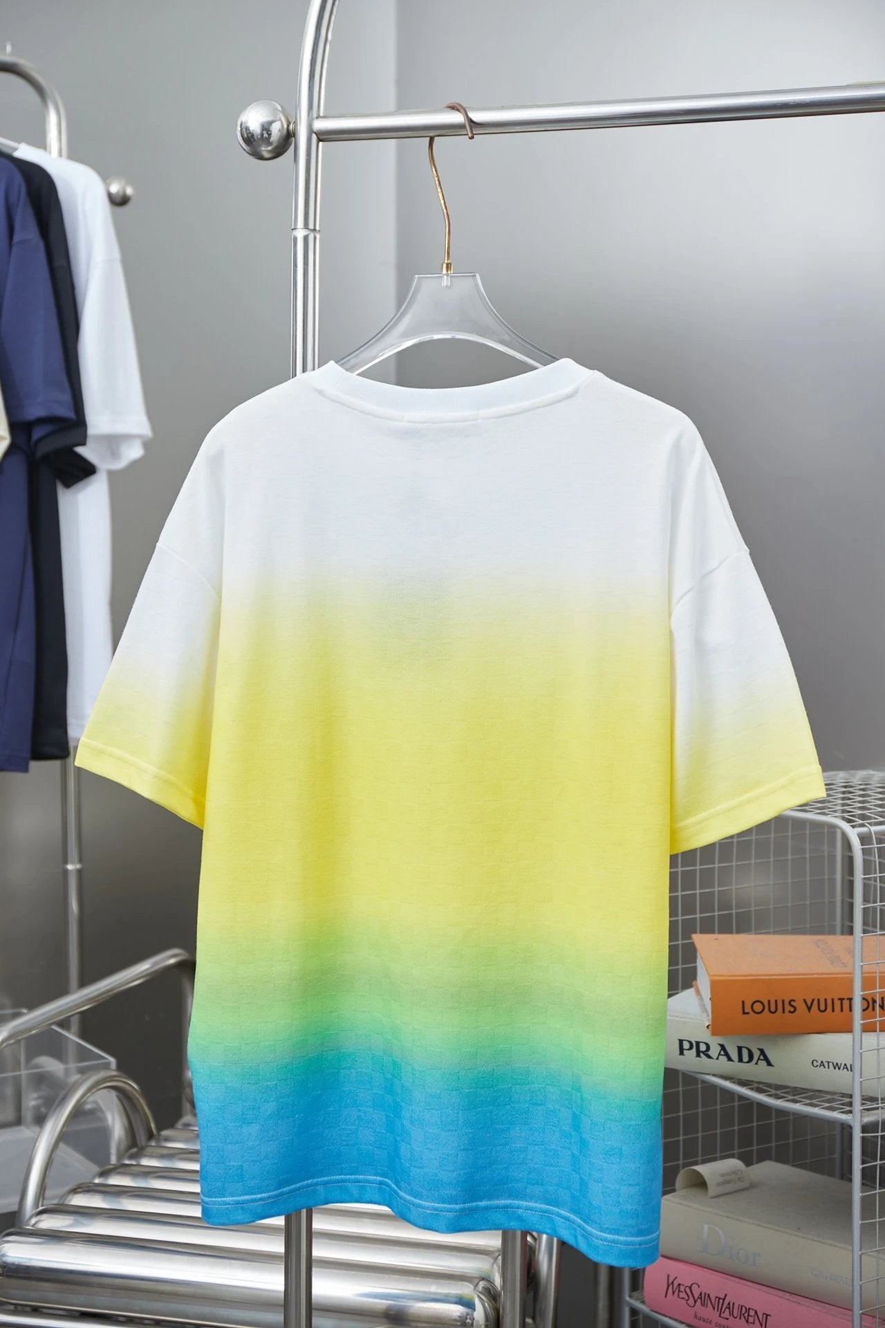 Louis Vuitton LV T-shirt Full-body Gradient logo Direct Injection Printed Crew Neck Short Sleeve25ss New Pure Cotton Unisex Style T Casual T-Shirt Base Layer Shirt OS Loose Fit Half Sleeve Top Plus Size