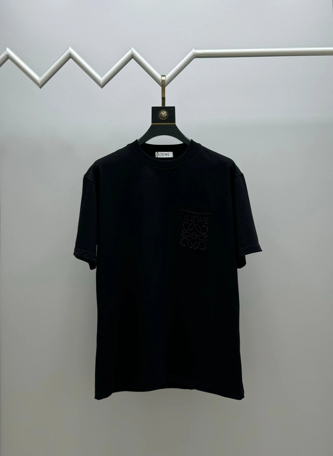 LOEWE T-shirt Chest Pocket Embroidery logo round Neck Short Sleeve25ss New Pure Cotton Unisex Style T T-shirt OS Loose Fit Base Shirt Short Sleeve Top T-Shirt