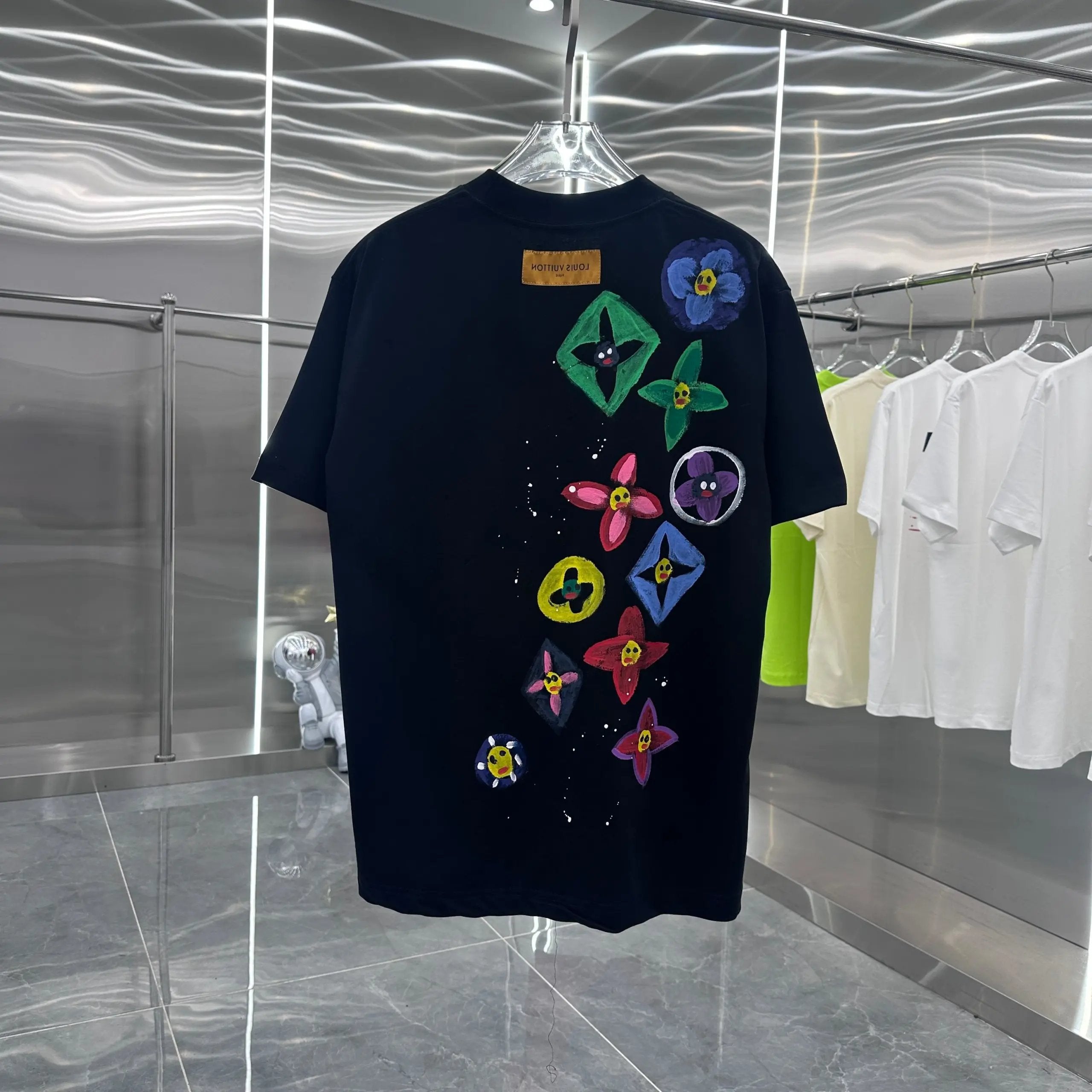 Louis Vuitton LV T-shirt Front and Back Hand-Painted Four-Leaf Clover Print logo round Neck Short Sleeve25ss New pure cotton T Unisex T-Shirt OS Loose Fit Base Shirt Top Half Sleeve T-Shirt