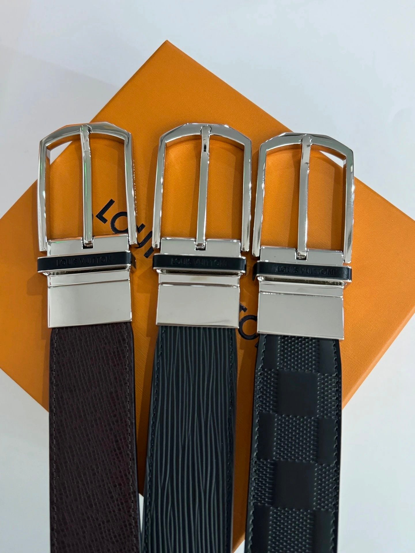 Louis Vuitton LV Belt Top version The Most New Belt3.5cm Men's Belt Metal Buckle Men's Leather Belt with Classic Chessboard Plaid Belt with Genuine Goods Packaging