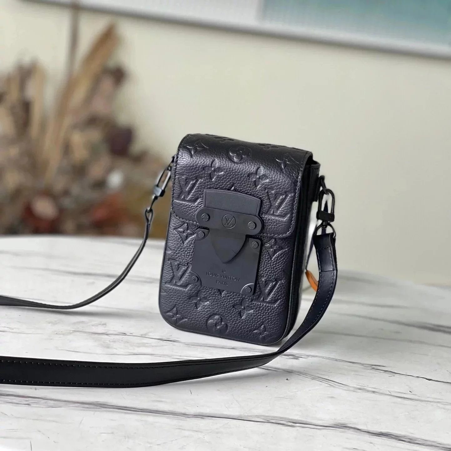 Louis Vuitton LV Men's Bag Top version 2022Latest slockverticawearabl Wallet Men's Mobile Phone Bag Shoulder Messenger Bag Men's Bag Small Square Bag Small Shoulder Bag