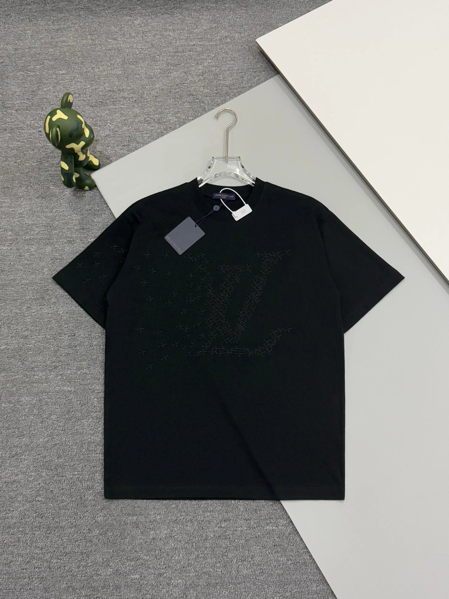 Louis Vuitton LV T-shirt Chest Small Airplane Embroidery logo round Neck Short Sleeve25ss New Pure Cotton Unisex Style T Casual T-Shirt Base Layer Shirt OS Loose Fit Half Sleeve Top Plus Size