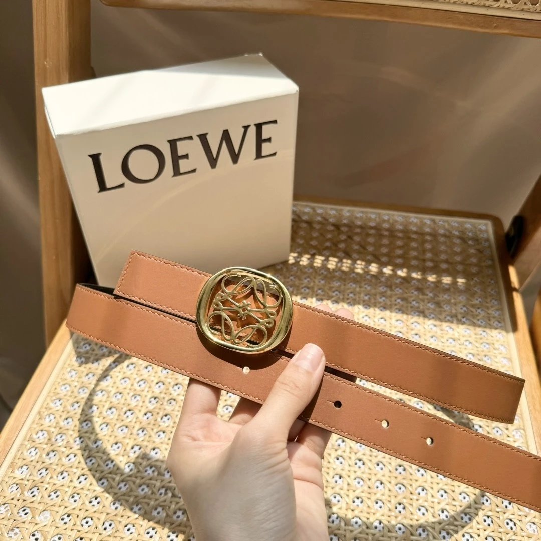 LOEWE Belt Top version Original Single Belt Women's Original Single Belt Women's Width2.8cm Genuine Goods Quality Counter Full Set of Packaging Selected Imported First Layer Calfskin Leather Feel Comparable to Genuine Goods Boutique Letter Buckle Official