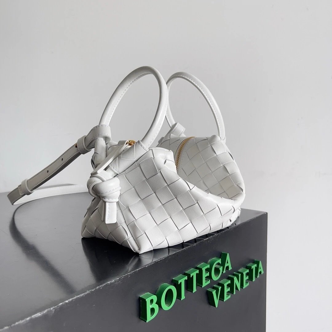 Bottega Veneta Women's Bag Top version 【Original Surrogate Shopping Grade】24New Classic Woven Handbag Folding One-Shoulder Crossbody Women's Bag Continuation Loop Small Size Handbag Camera Bag Portable Crossbody New Women's Bag/Cubic Bag Box Bag New Woven