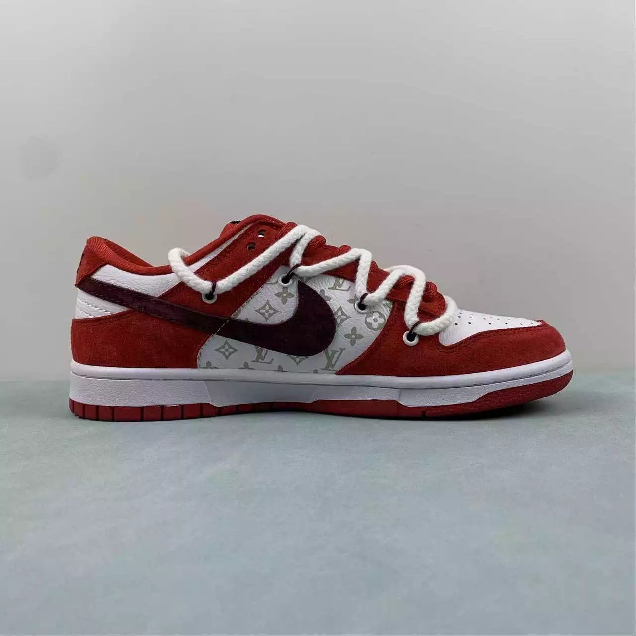 Nike Dunk Low shoes