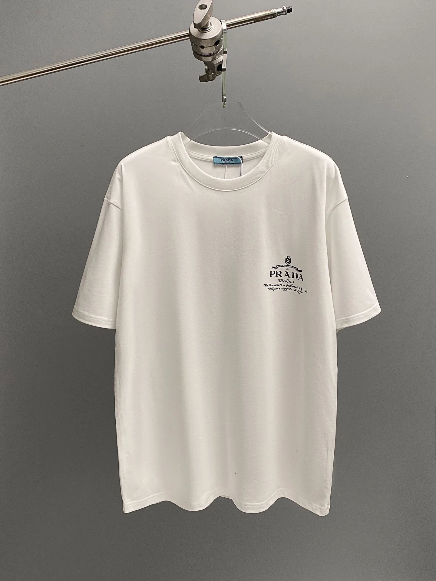 PRADA T-shirt Classic Chest Print logo round Neck Short Sleeve25ss New pure cotton T Unisex T-Shirt OS Loose Fit Base Shirt Top Half Sleeve T-Shirt