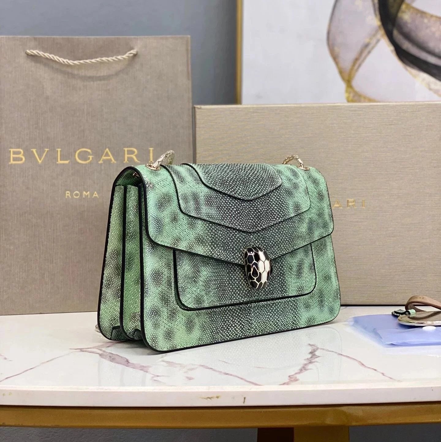 BVLGARI Bag Top version SerpetiForever Bag Decorated with a Snake's Head Chain Bag Snakeskin Enamel Snakeskin Head File Holder Mint Green