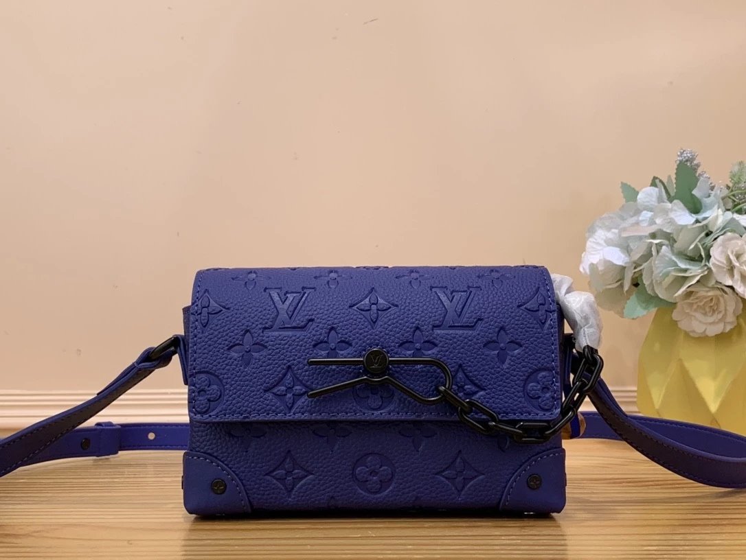 Louis Vuitton LV Men's Bag Top version 【Original Order】Spot Goods M81783Black Flower81746Embossed New Steamer Series Postman Men's and Women's Bags Single Shoulder Crossbody Chain Bag Magnetic Suction Flap Bag Adjustable Shoulder Strap New Color Blue